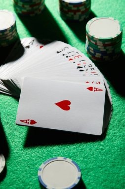 Cash Out interface showing game information and settlement value